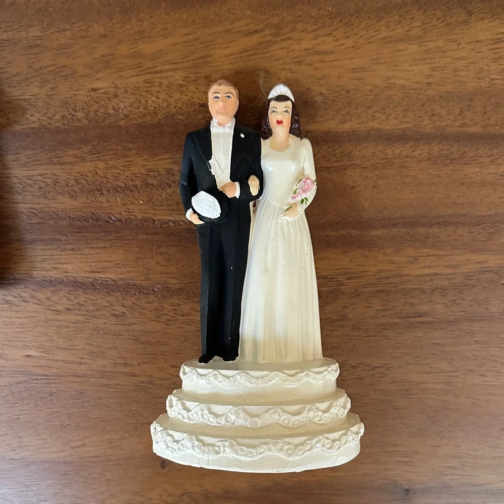 Elegant Wedding Cake Toppers Set